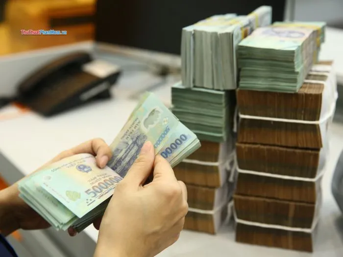 alt text: Hình ảnh minh họa 1 chai là bao nhiêu tiền