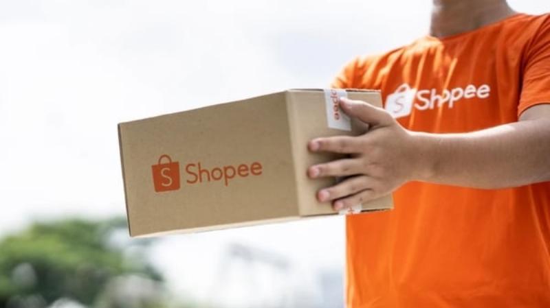 Hình ảnh minh họa các bước tra cứu mã vận đơn SPX Express ngay trên ứng dụng Shopee nhanh chóng và dễ hiểu