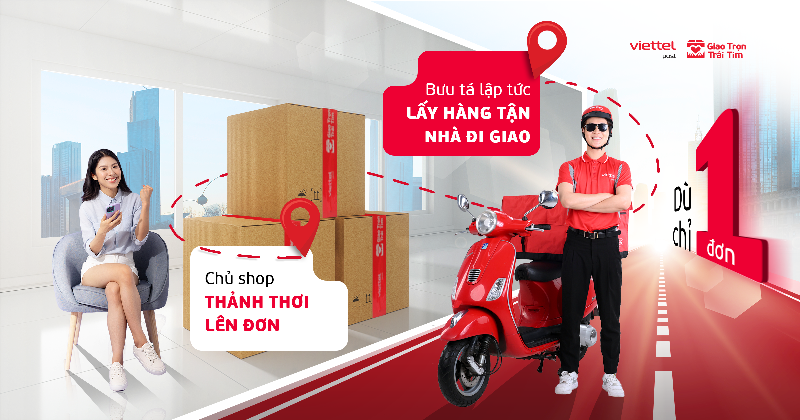 Hình ảnh một tài xế xe tải đang giao hoặc nhận hàng tại cửa bưu cục Viettel Post vào cuối ngày làm việc